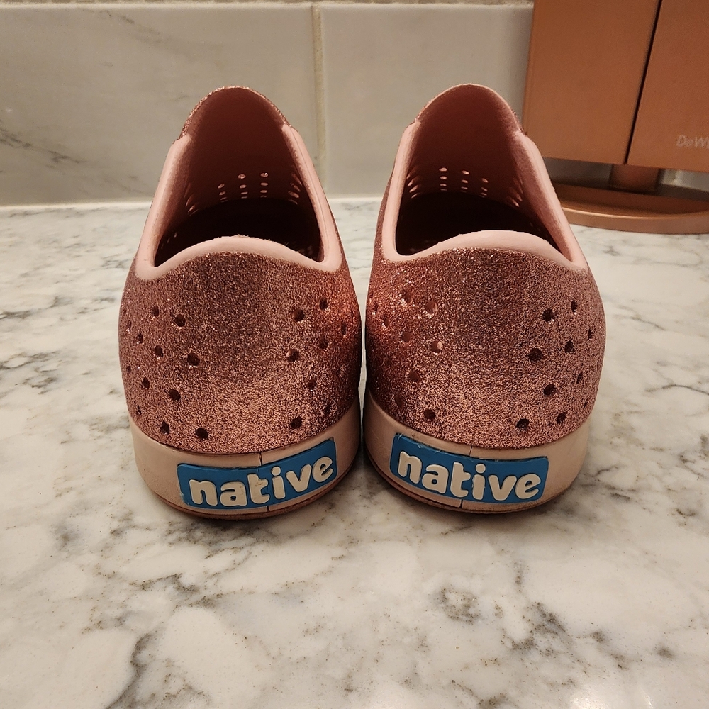 Native Shoes - Picture 1 of 4